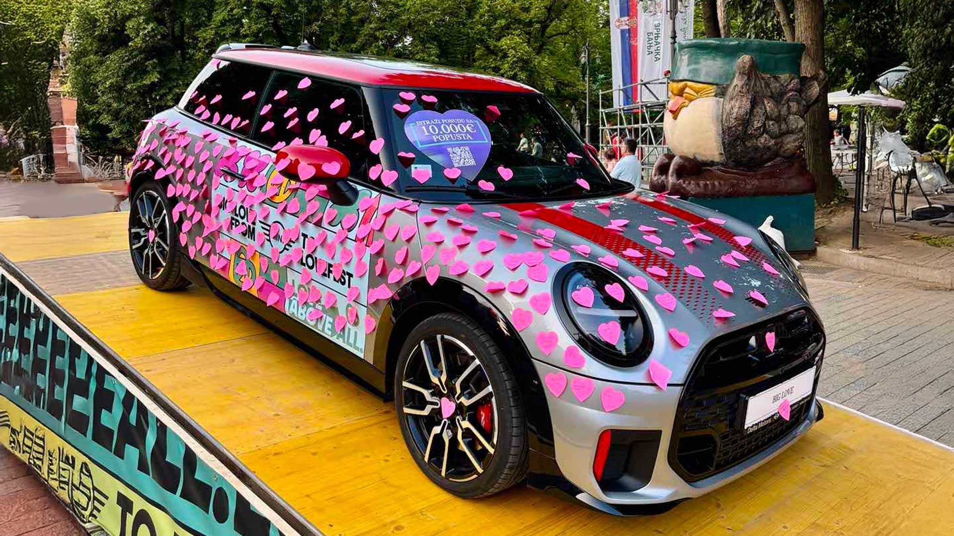 MINI John Cooper Works kao deo Lovefest magije u Vrnjačkoj Banji MINI John Cooper Works kao deo Lovefest magije u Vrnjačkoj Banji
